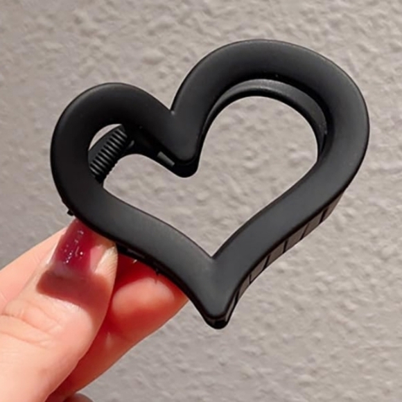 Bundle of 3 Heart-Shaped Hair Clip  Black Brown Tan - Picture 5 of 7